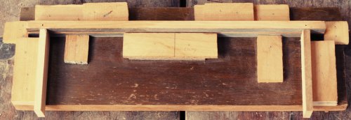 frames_jig.jpg (21197 bytes)