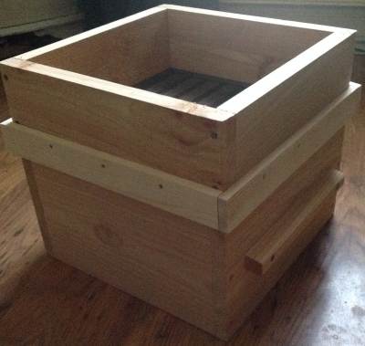 guillaume_ray_quilt_complete_on_box.jpg (96023 bytes)