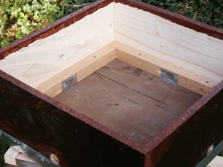 roof_inside.jpg (17344 bytes)